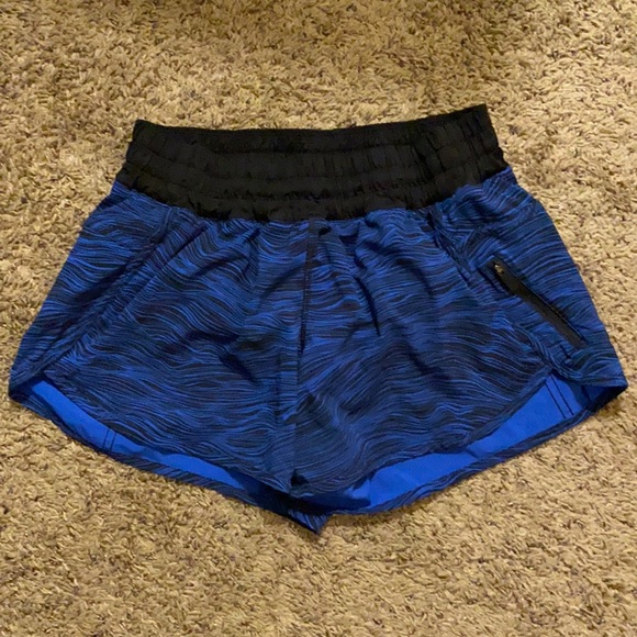 lululemon athletica Pants - Lululemon Tracker Shorts 4”. Rare color